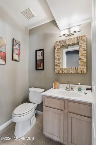 56 Marlin Court, Bayville, NJ 08721