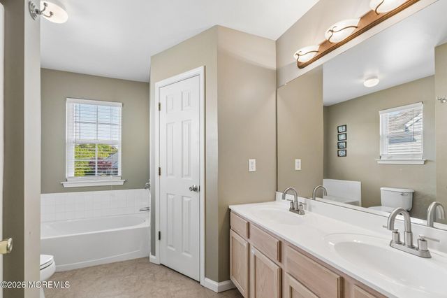 56 Marlin Court, Bayville, NJ 08721