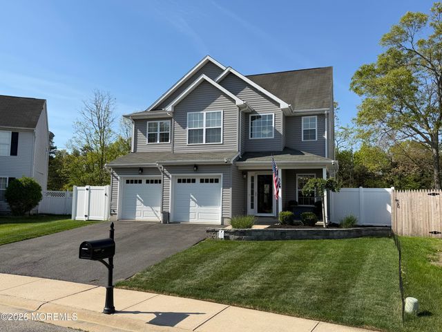 56 Marlin Court, Bayville, NJ 08721