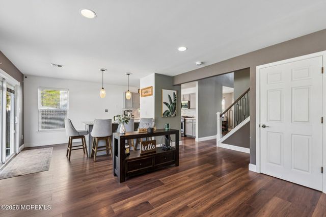 56 Marlin Court, Bayville, NJ 08721