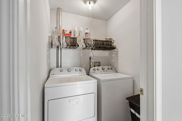 56 Marlin Court, Bayville, NJ 08721