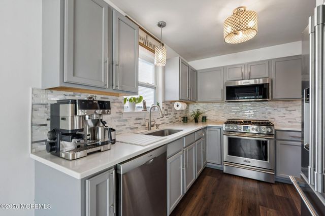 56 Marlin Court, Bayville, NJ 08721