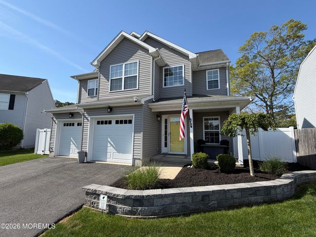 56 Marlin Court, Bayville, NJ 08721
