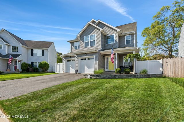 56 Marlin Court, Bayville, NJ 08721