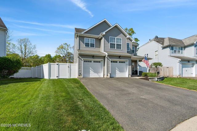 56 Marlin Court, Bayville, NJ 08721