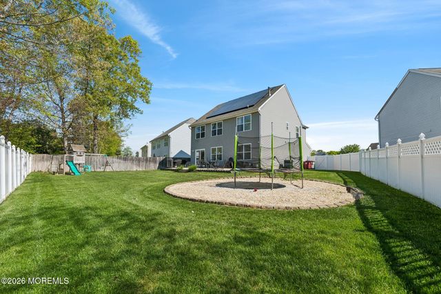 56 Marlin Court, Bayville, NJ 08721