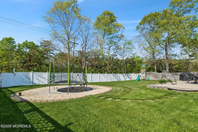 56 Marlin Court, Bayville, NJ 08721