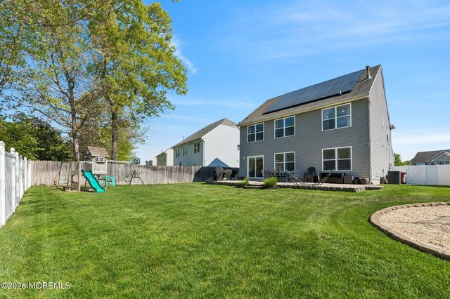 56 Marlin Court, Bayville, NJ 08721
