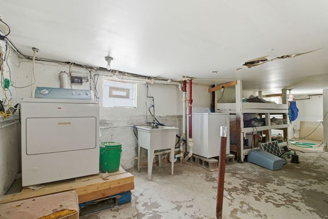 1427 S 21st Avenue, Maywood, IL 60153