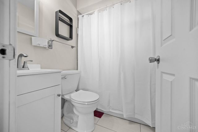 6097 W Fordham Place, Silverton, OH 45213