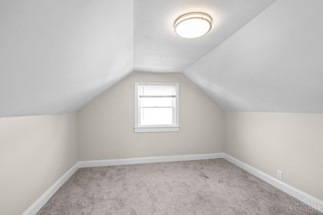 6097 W Fordham Place, Silverton, OH 45213