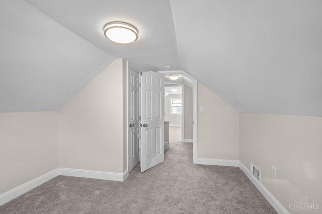 6097 W Fordham Place, Silverton, OH 45213