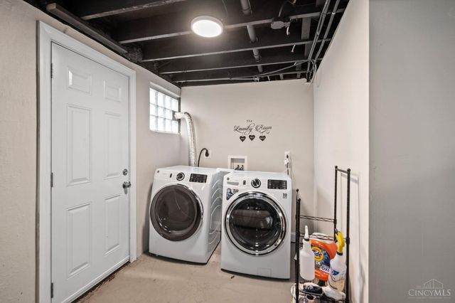 6097 W Fordham Place, Silverton, OH 45213