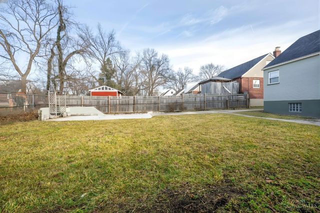 6097 W Fordham Place, Silverton, OH 45213