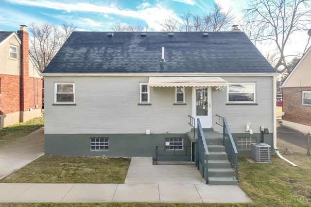 6097 W Fordham Place, Silverton, OH 45213