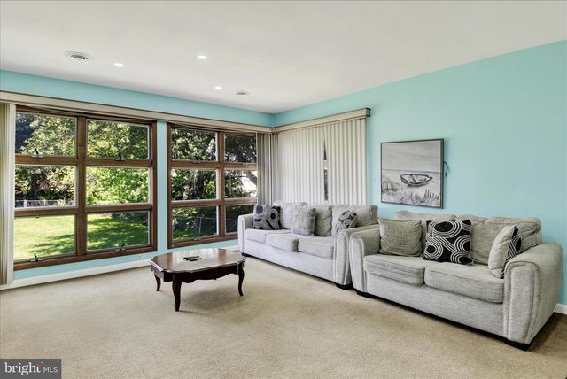 6742 MOUNT PHILLIP RD, Frederick, MD 21703