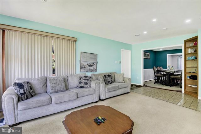 6742 MOUNT PHILLIP RD, Frederick, MD 21703