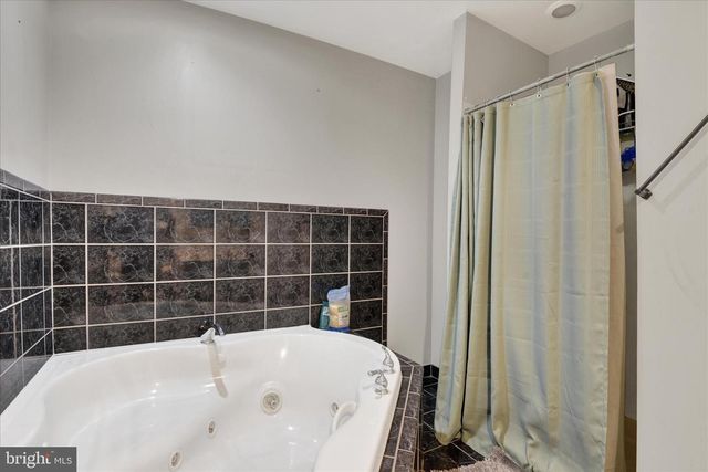 6742 MOUNT PHILLIP RD, Frederick, MD 21703