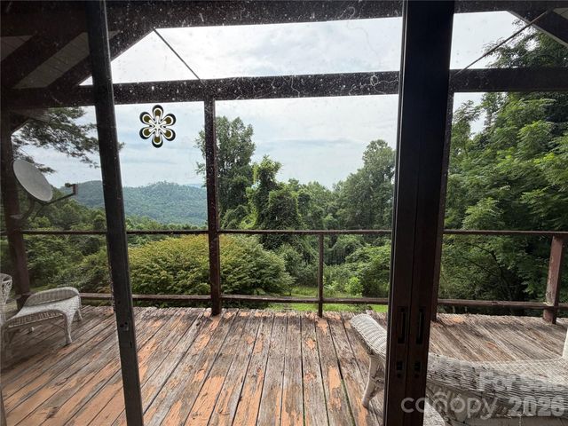 4897 Hwy 226 Highway N, Little Switzerland, NC 28749