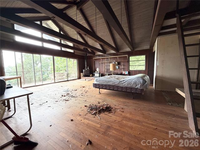 4897 Hwy 226 Highway N, Little Switzerland, NC 28749