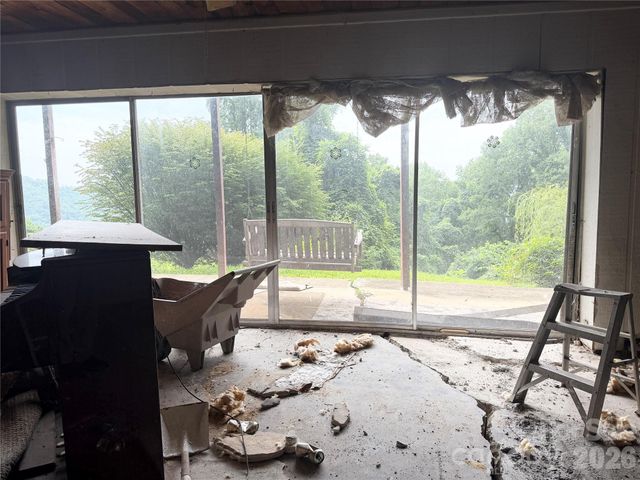 4897 Hwy 226 Highway N, Little Switzerland, NC 28749