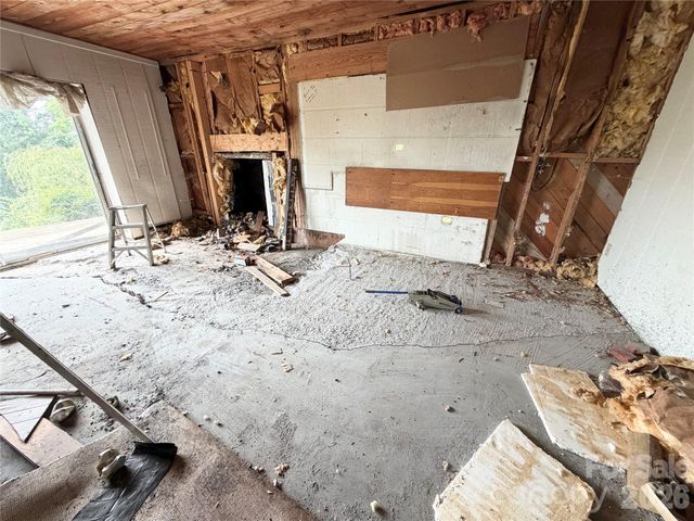 4897 Hwy 226 Highway N, Little Switzerland, NC 28749