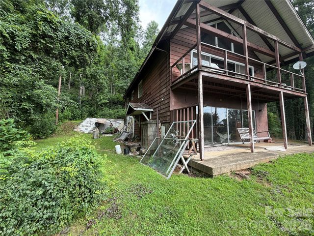 4897 Hwy 226 Highway N, Little Switzerland, NC 28749
