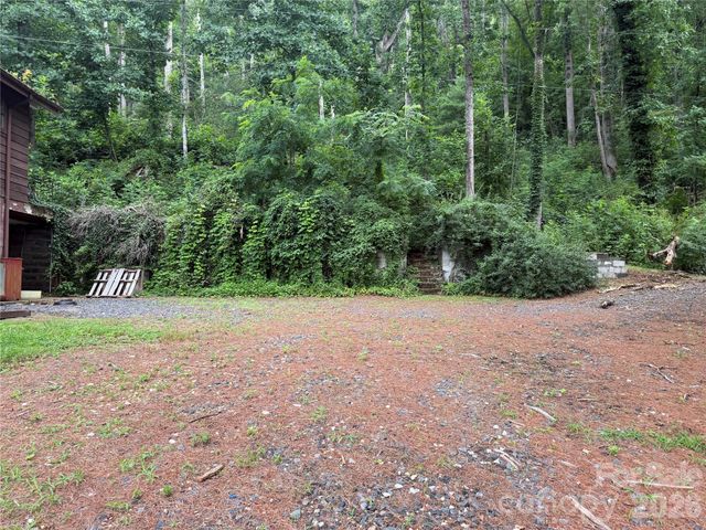 4897 Hwy 226 Highway N, Little Switzerland, NC 28749