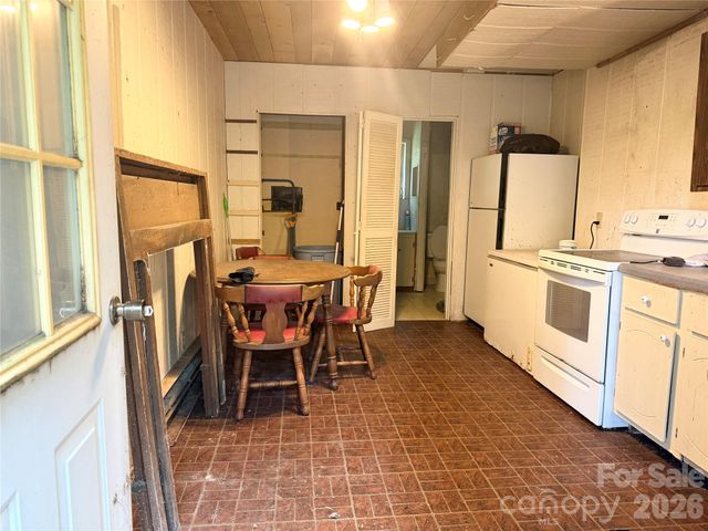 4897 Hwy 226 Highway N, Little Switzerland, NC 28749