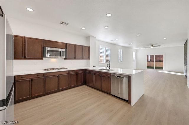 7035 Thistle Ridge Street, Las Vegas, NV 89166