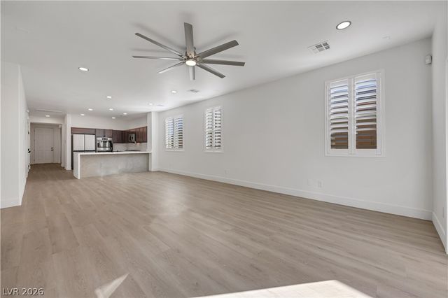 7035 Thistle Ridge Street, Las Vegas, NV 89166