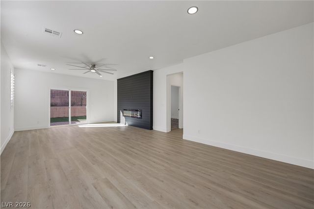 7035 Thistle Ridge Street, Las Vegas, NV 89166