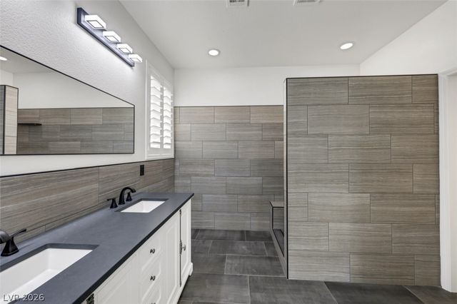 7035 Thistle Ridge Street, Las Vegas, NV 89166