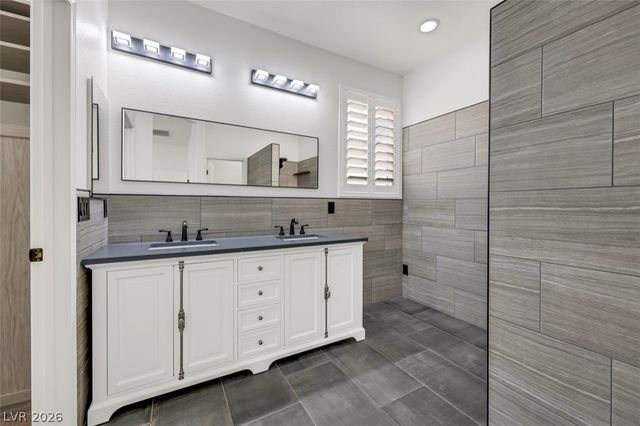 7035 Thistle Ridge Street, Las Vegas, NV 89166