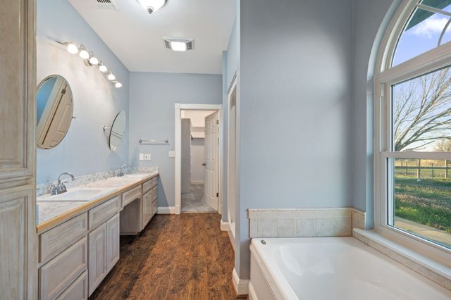 420 County Road 2904, Dodd City, TX 75438