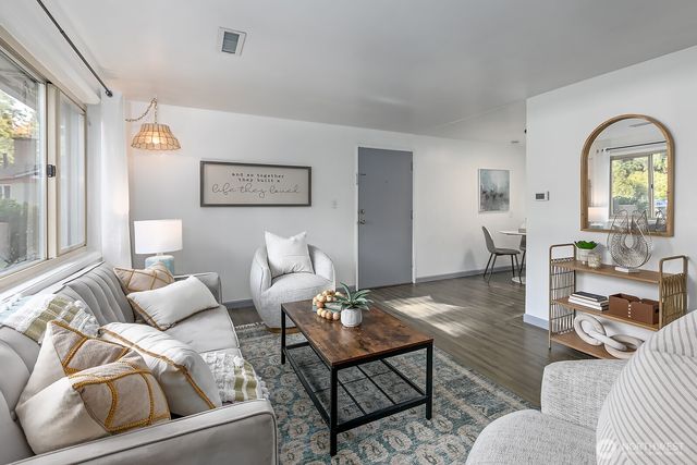 5606 222nd Place SW, Mountlake Terrace, WA 98043