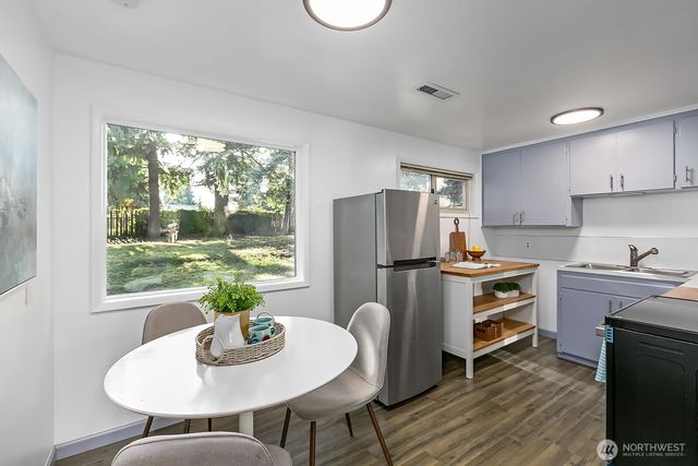 5606 222nd Place SW, Mountlake Terrace, WA 98043