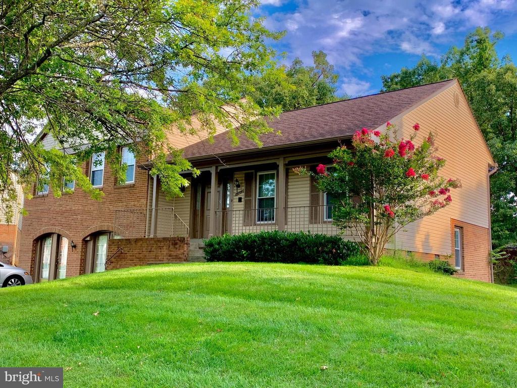 Image 1 of property listing at 14704 PINTO LN, Rockville, MD 20850