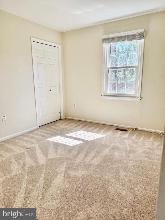 Image 21 of property listing at 14704 PINTO LN, Rockville, MD 20850