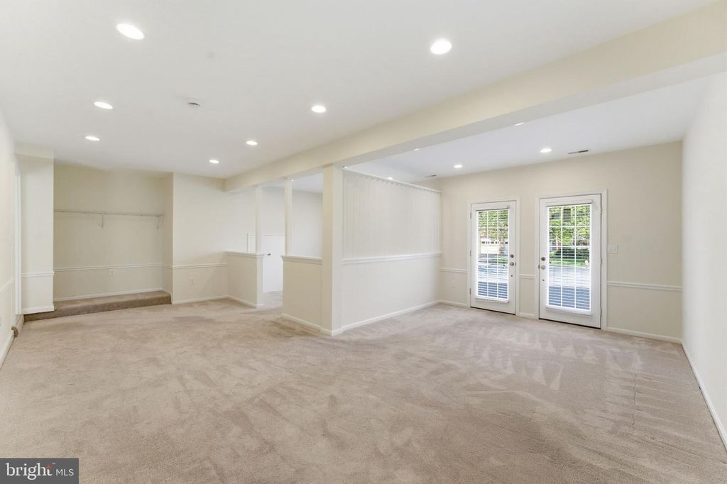 Image 28 of property listing at 14704 PINTO LN, Rockville, MD 20850