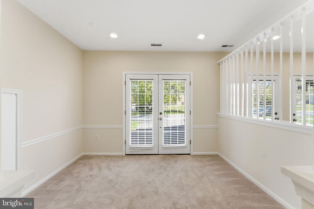 Image 30 of property listing at 14704 PINTO LN, Rockville, MD 20850