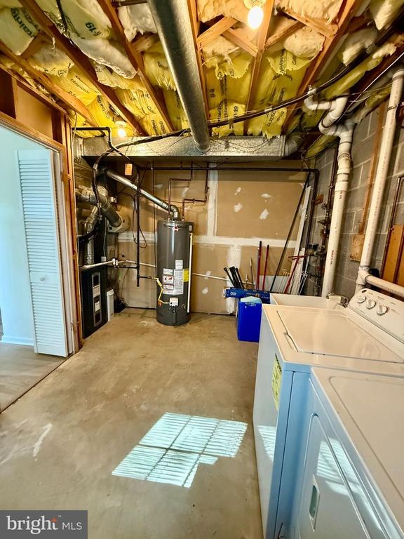 Image 33 of property listing at 14704 PINTO LN, Rockville, MD 20850