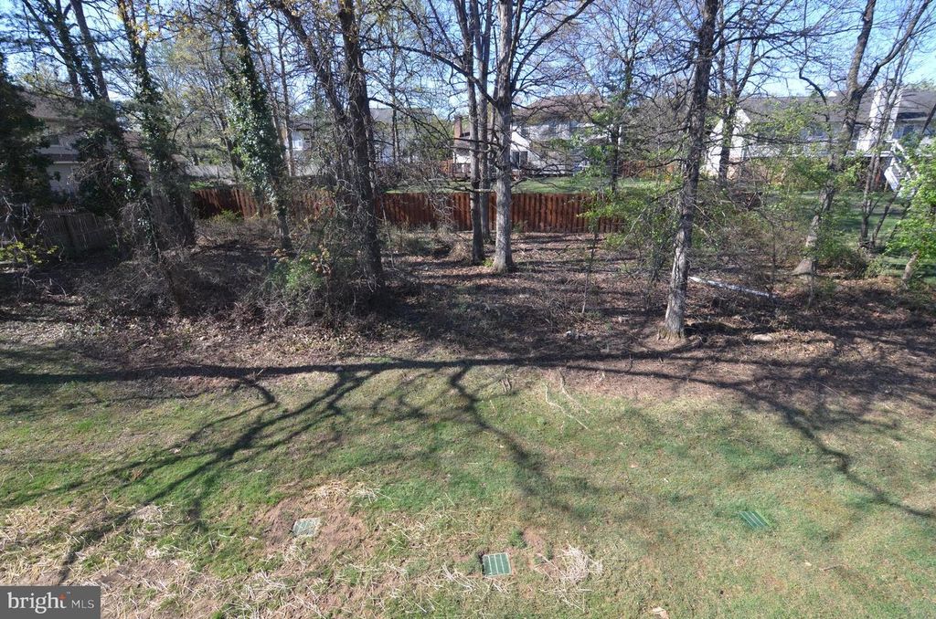 Image 38 of property listing at 14704 PINTO LN, Rockville, MD 20850