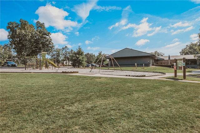 23 Ironside Lane, Bella Vista, AR 72715