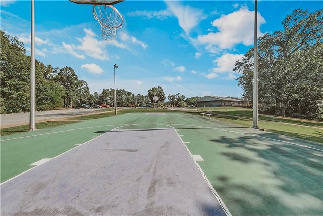 23 Ironside Lane, Bella Vista, AR 72715