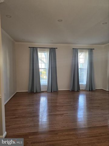 20323 SWALLOW POINT RD, Gaithersburg, MD 20886