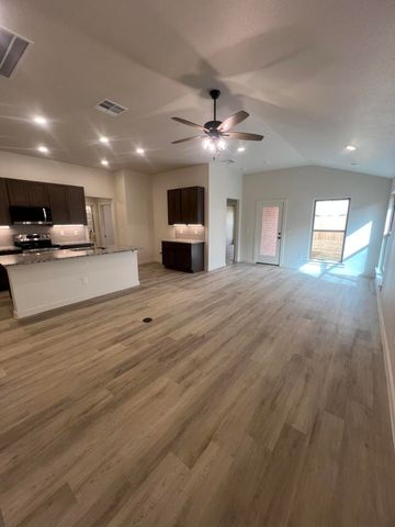 13815 Gary Avenue, Lubbock, TX 79423