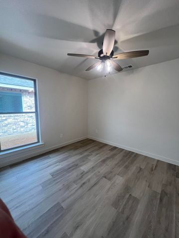 13815 Gary Avenue, Lubbock, TX 79423