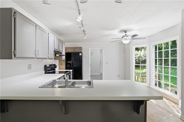 220 Braemar Road, Fayetteville, GA 30215