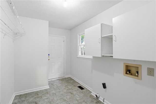 220 Braemar Road, Fayetteville, GA 30215